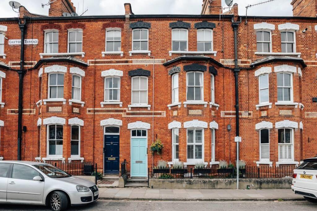 Henley Gardens Apartment Exterior photo